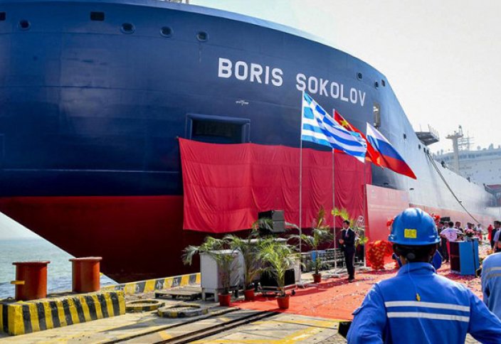 Китай создал первый в мире всесезонный арктический танкер для перевозки СПГ
