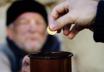 Әзіреті Алидің халифа болып тұрған кезіндегі бір тіленшімен болған оқиғасы