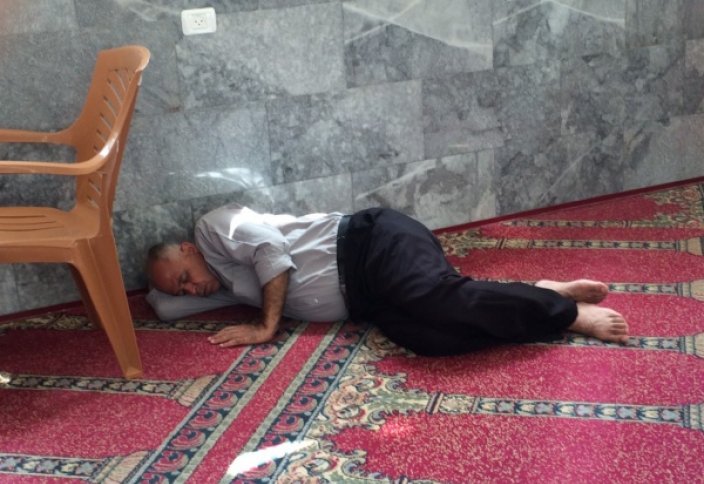 Мусульманам Кувейта запретили спать в мечетях
