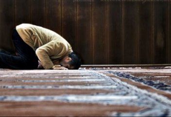 Тиләуәт сәж­де­сі