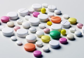 "Угрожает здоровью семей по всему миру". ВОЗ заявила о росте числа устойчивых к антибиотикам инфекций