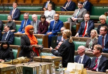 История сомалийки, принёсшей присягу на Коране в британском парламенте