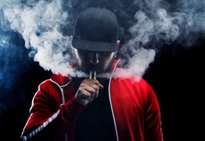 Түркі елінде электронды шылым шеккендерге қылмыстық жауапкершілік қарастыратын тыйым салынды