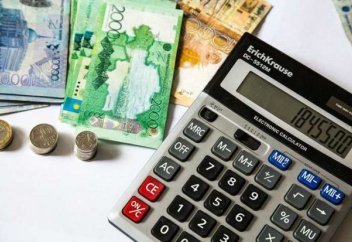 Қазақстанда 1 қаңтардан бастап аз жалақы алатындарға салықты 10 есе жеңілдетеді