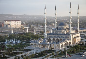 5 тәулік бойы үзбей Құран оқылады