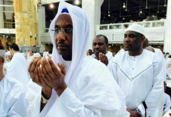 Заявление эмира Нигерии об отмене ритуала в Мине вызвало споры