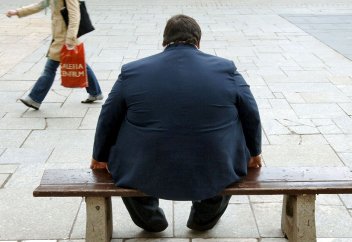 Адамның аз уақыт ішінде артық салмақ жинауының бес себебі айталды