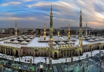 Ірі мешіттер  күн энергиясына көшсе, жыл сайын жүз мыңдаған доллар үнемделеді әрі көмірқышқыл газының атмосфераға бөліну мөлшерін мыңдаған тоннаға кемітеді