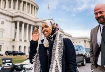 АҚШ Конгресі 181 жылға созылған шариғат шәлісіне қатысты тыйымның күшін жояды