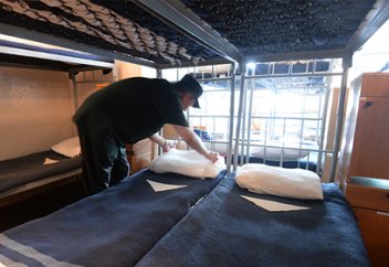 Жатыпішер жалқау тұтқыннан түрме әкімшілігі сот арқылы ақша өндіріп алды ішіп- жеген асы үшін