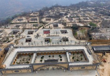 Қытайда туристер үшін жерасты үңгірлерде тұратындардың кенті ашылады