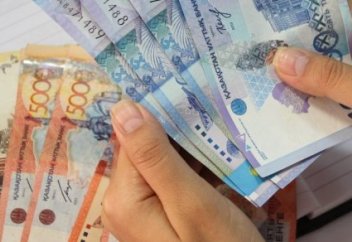 Сколько налички казахстанцам разрешат хранить дома