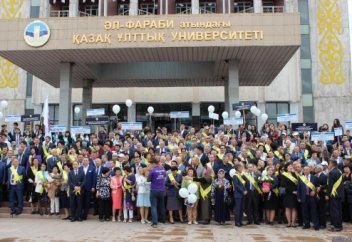 Дінтанушы маман дегеніміз кім?