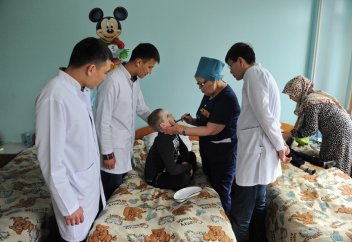 «Врач должен быть верующим!» Фотоистория о враче от Бога