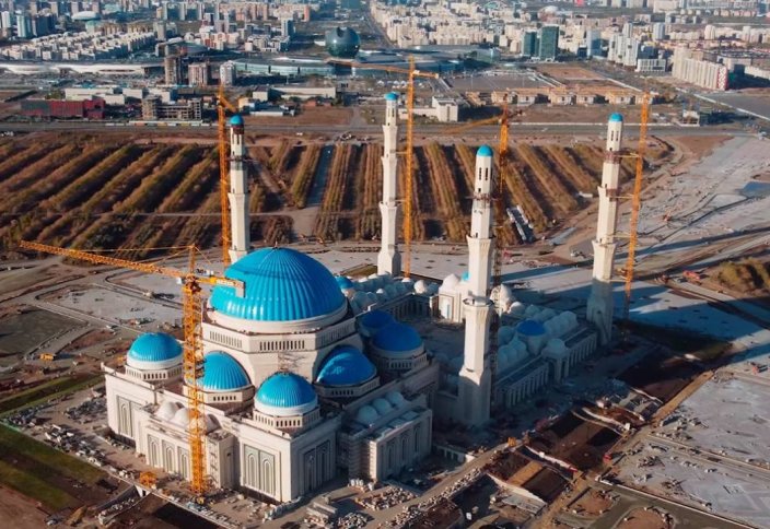 Самая большая в ЦА - строящуюся в Нур-Султане мечеть сняли с высоты птичьего полета