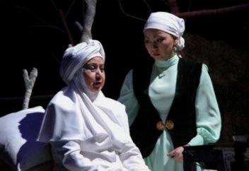 Енесінің қуанышын өз қуанышынан жоғары қойған үлгілі келін (ғибрат хикая)