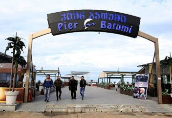 Мусульмане Батуми митингуют за место под мечеть