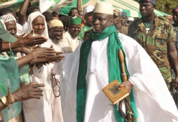 В Гамбии теперь хиджаб на госслужбе не обязателен