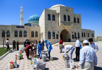 Турция оказала помощь нуждающимся в Казахстане