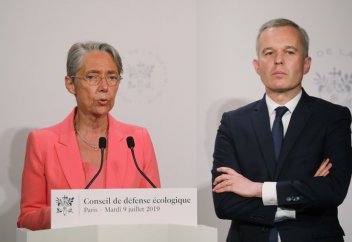 Власти Франции объявили о введении налога на авиабилеты. Шри-Ланка решила снизить цены на авиабилеты для туристов