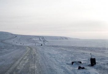 Мұз бен қардан жол төселеді