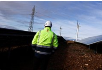 В ОАЭ предложили перейти на возобновляемые источники энергии к 2050 году