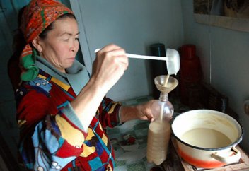 Ұлттық сусынды желеу еткен қырғыздар шала бүлініп жатыр