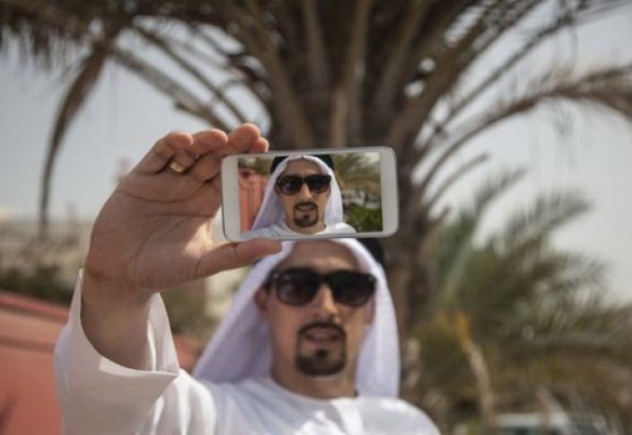 В ОАЭ обеспокоены массовой зависимостью от смартфонов