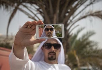 В ОАЭ обеспокоены массовой зависимостью от смартфонов