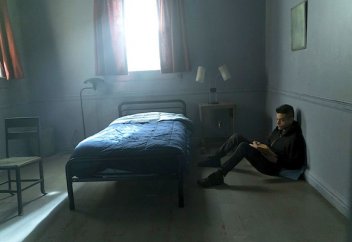 «Страшно спать в пустой комнате»