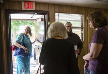 Мечеть открыла двери для христиан, оставшихся без церкви