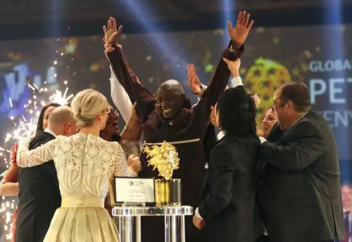 Разное: Монах из Кении получил миллион долларов в Дубае