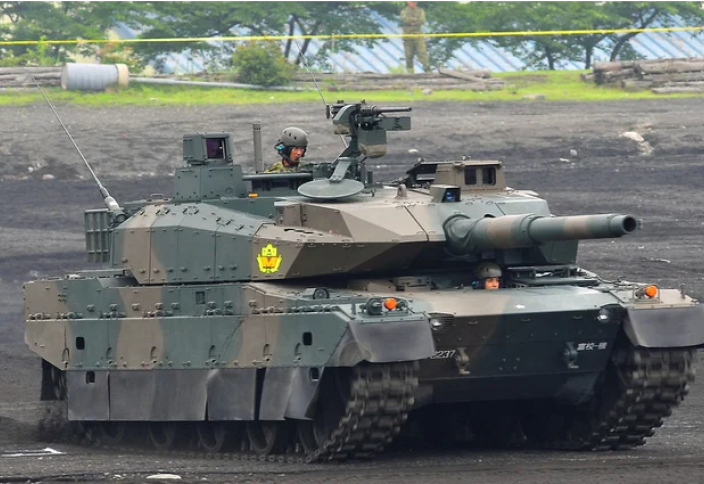Японский танк Type 10 впервые показали изнутри (видео)
