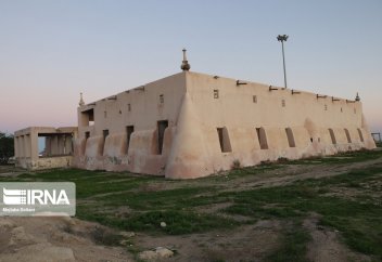 Историческая мечеть "Маше" на острове Киш (фото)