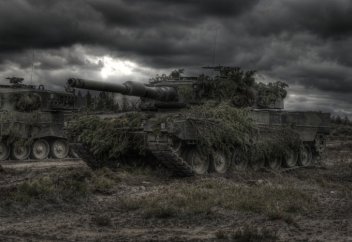 Танк перепрыгивает траншею: видео. Единственный выстрел из атомной пушки показали на видео