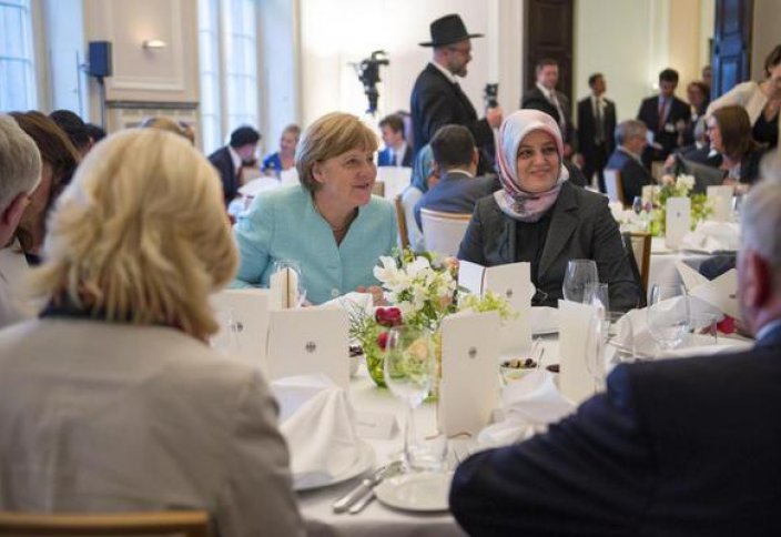 Ангела Меркель освободила мусульманские рынки от налогов на время Рамадана