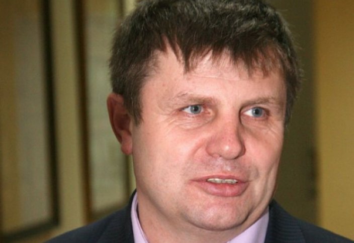 Министр образования Сергей Наумов читает Коран