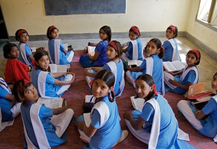 В Афганистане закрыли 25 школ для девочек