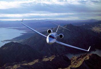 Семилетняя девочка выжила при падении небольшого самолета в США