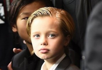 Молодая миссионерка: Дочь Анджелины Джоли идет по стопам матери (видео)