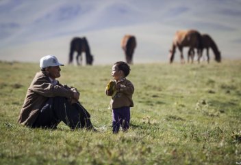 Ата асырап алайықшы...