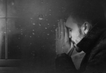 УХОДЯТ МАТЕРИ