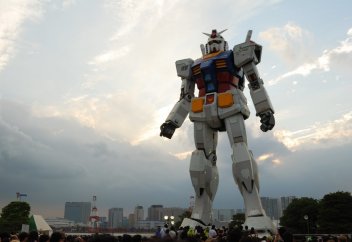 Самый большой робот в мире начал ходить (видео)