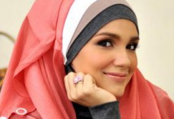 Актриса-мусульманка поддержала христиан