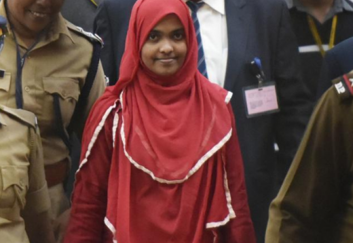 Мухаммад привел девушку в ислам и женился на ней – что с ним за это сделали?