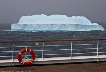 Антарктика. Айсберг (видео)