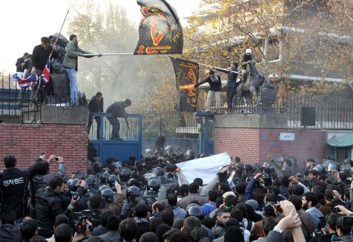 Пожар бунтов в Иране создает Казахстану сложности