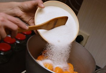 Объяснена опасность одновременного употребления белков и углеводов