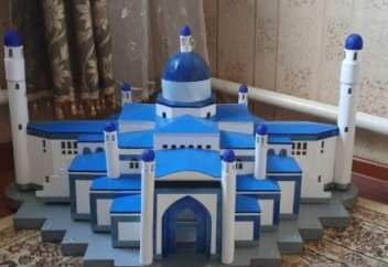 Қолөнер шебері мешіттің макетін жасап шығарды