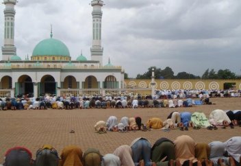 Камерун билігі барлық мешіт пен медресені жапты